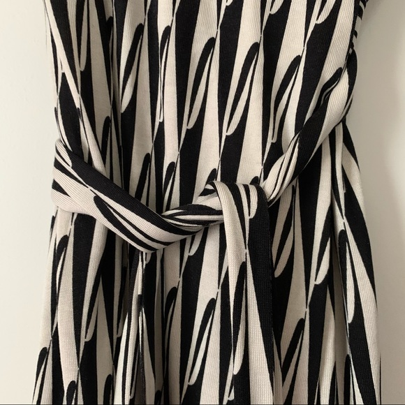 DVF Wrap Dress 3/4 Sleeves - Picture 3 of 12
